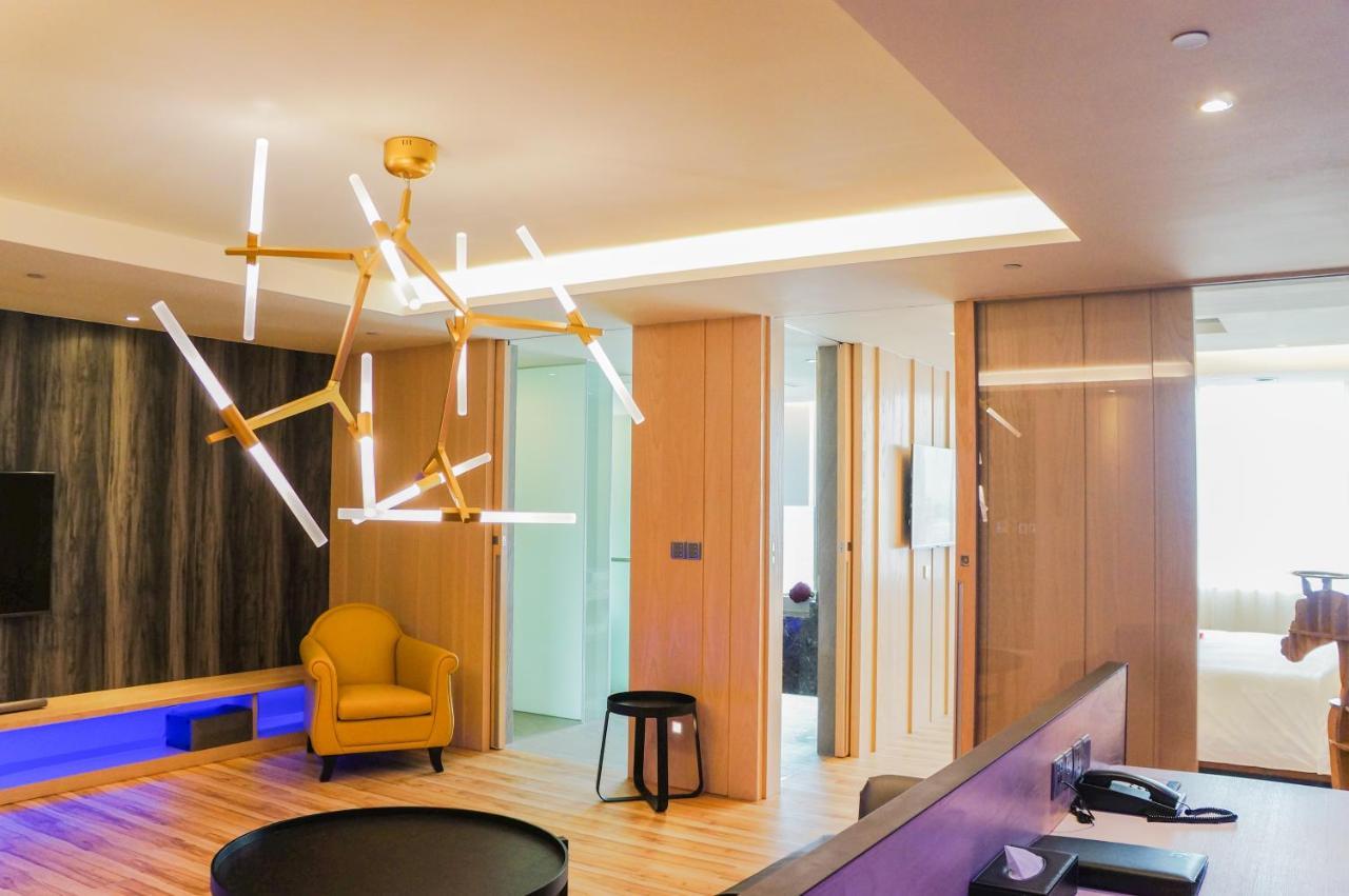 Fx Hotel Tainan Exterior photo