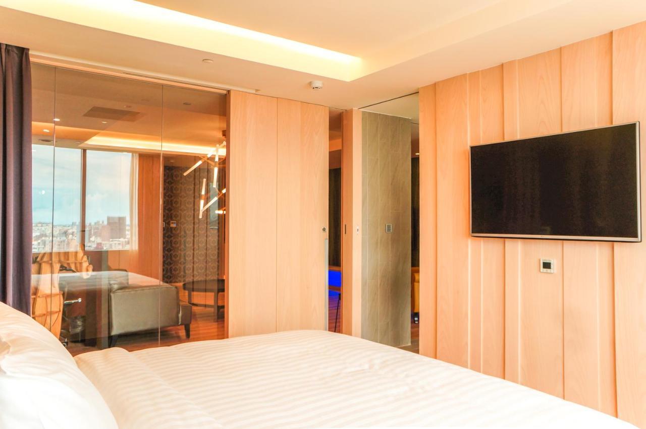 Fx Hotel Tainan Exterior photo