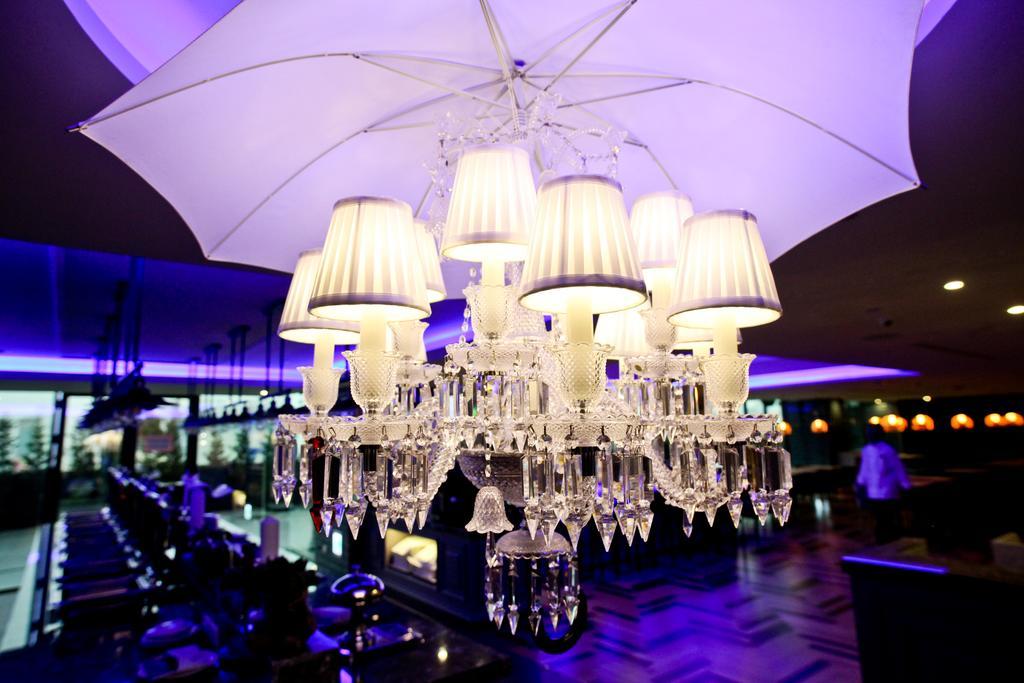 Fx Hotel Tainan Exterior photo