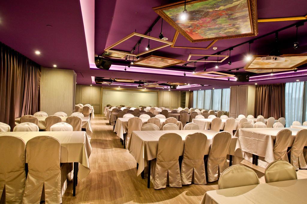Fx Hotel Tainan Exterior photo