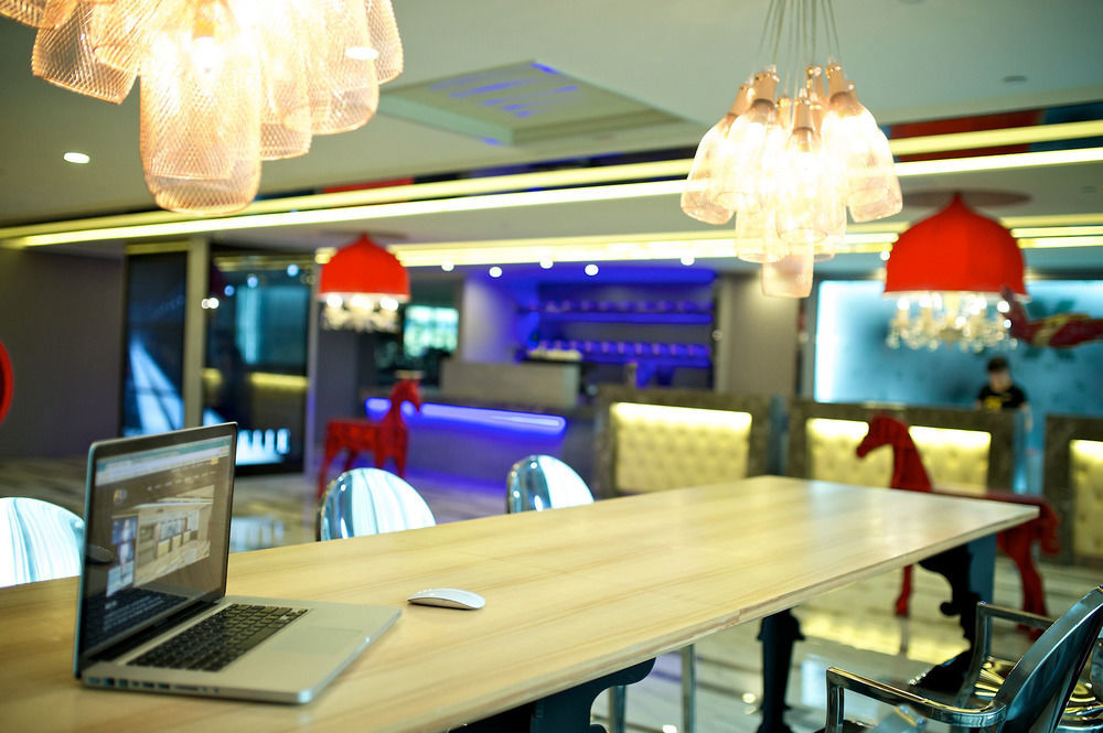 Fx Hotel Tainan Exterior photo